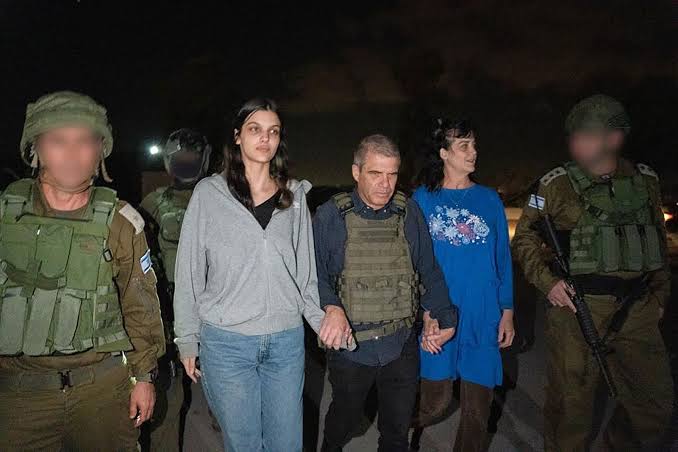 HAMAS LIBERTA 24 REFÉNS. ISRAEL SOLTA 39 PALESTINOS