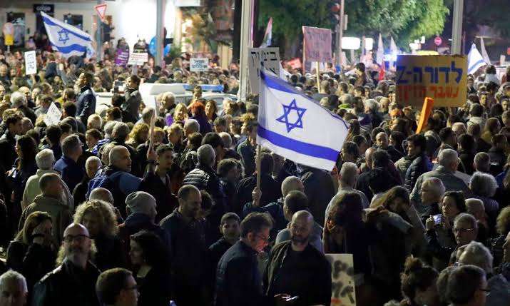ISRAEL SOFRE  PROTESTOS POPULARES QUE  EXIGEM ACORDO DE PAZ