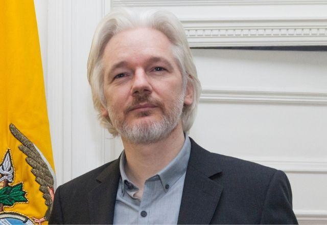 ASSANGE DEIXA  PRISÃO E RETORNA  À  AUSTRÁLIA. UMA VITÓRIA À LIBERDADE DE IMPRENSA