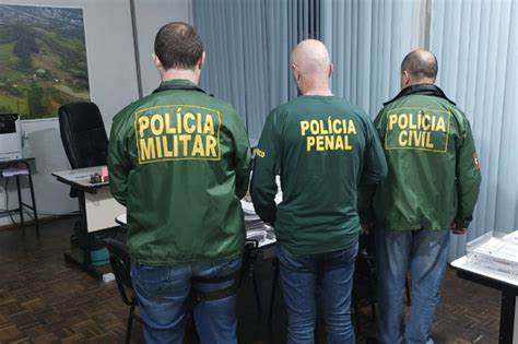 GAECO  CUMPRE MANDADOS DE BUSCA E APREENSÃO EM 13 CIDADES EM SANTA CATARINA