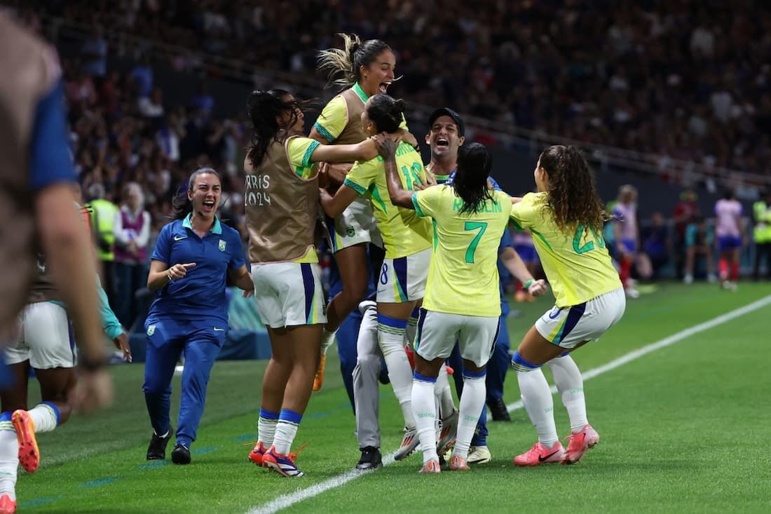 OLIMPÍADAS DE PARIS 2024 : BRASIL VAI À SEMIFINAL AO DERROTAR FRANÇA POR 1 A 0 NO FUTEBOL FEMININO