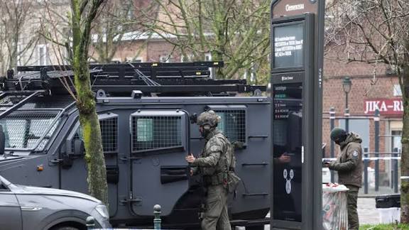 BRUXELAS ( BÉLGICA ), COLOCARÁ EXÉRCITO NAS RUAS PARA COMBATE AO CRIME ORGANIZADO