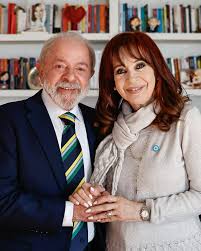EX-PRESIDENTE DA ARGENTINA CRISTINA KIRCHNER E OUTROS CONDENADOS DEVEM PAGAR US$ 685 BILHÕES AOS COFRES PÚBLICOS