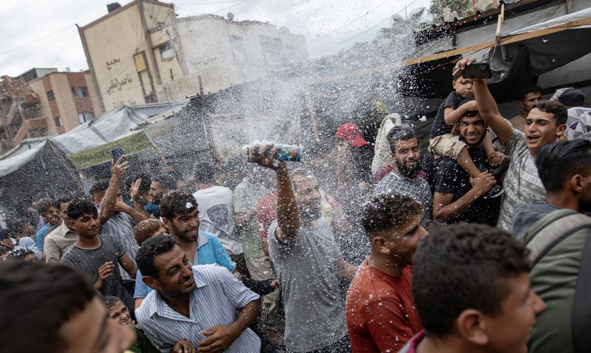 EGITO RECEBE LÍDERES GLOBAIS PARA DISCUTIR PLANO DE PAZ EM GAZA