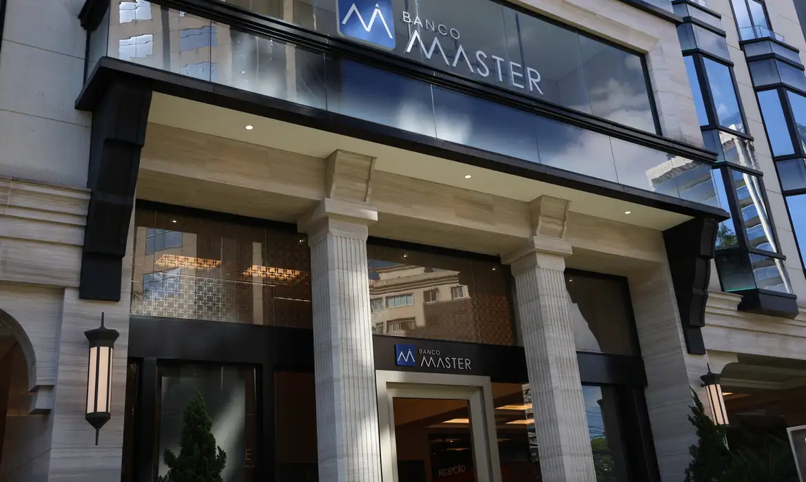 ASSUSTADOR : BANCO CENTRAL DO BRASIL IMPÔS 8 ANOS DE SIGILO DE DOCUMENTOS LIGADOS AO BANCO MASTER