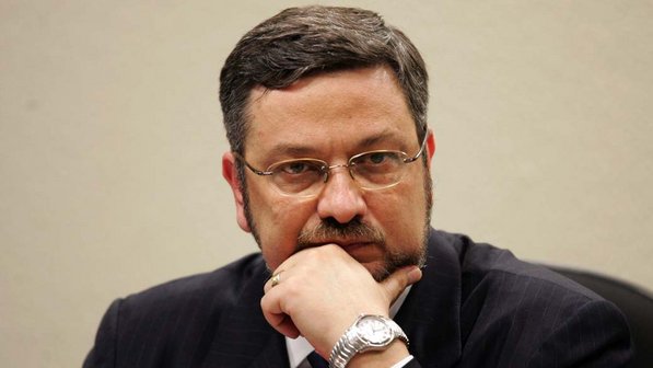 Moro decreta bloqueio de até R$ 128 milhões da conta de Palocci