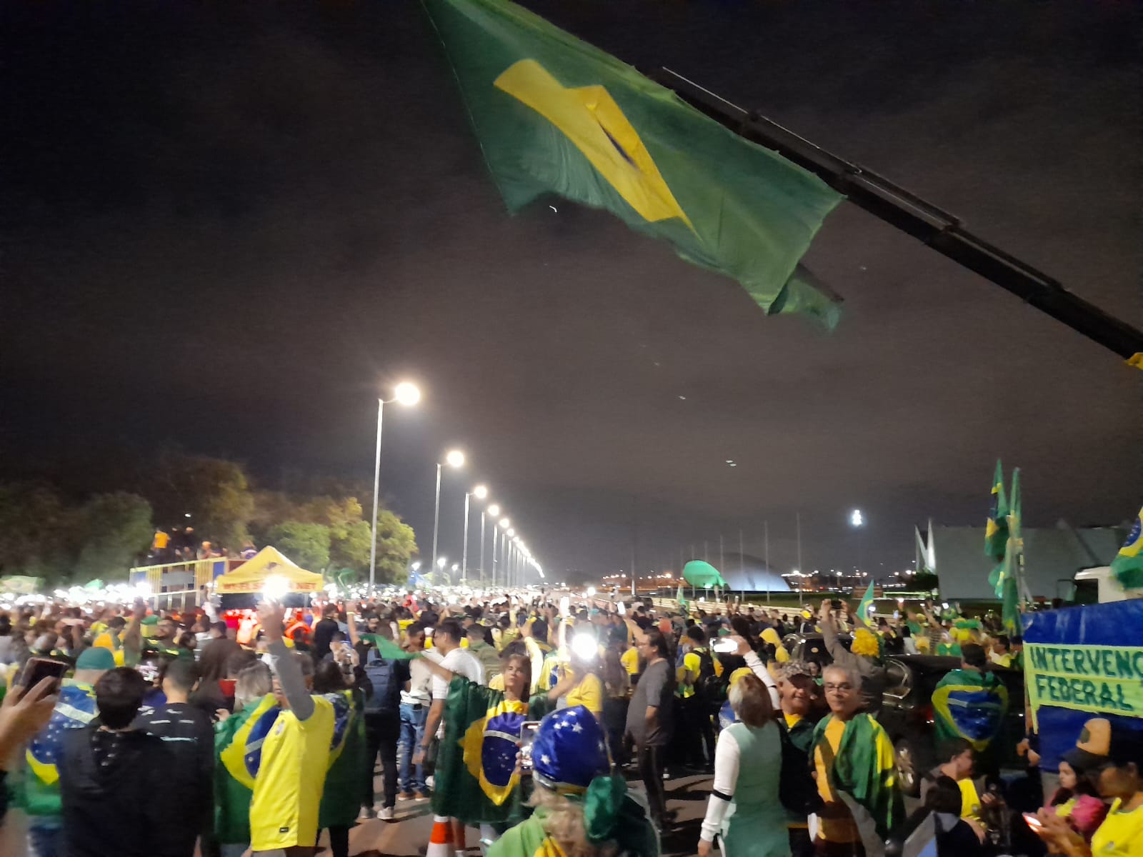 FIM DA ERA BOLSONARO COMEÇOU DIANTE  BLOQUEIOS DE RODOVIAS