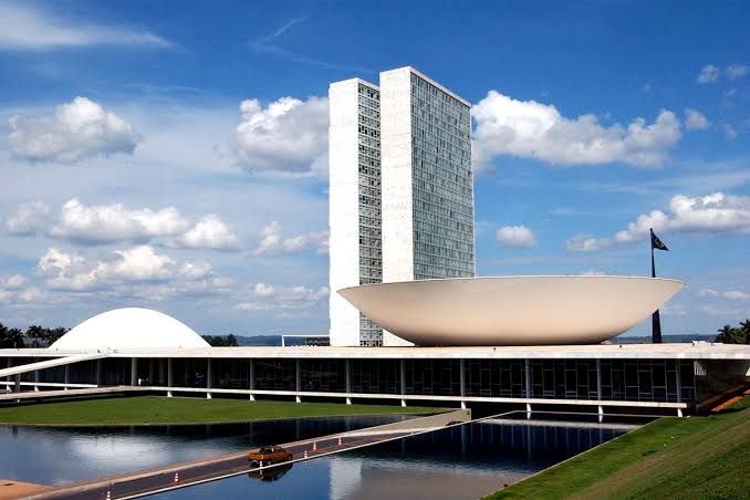 Senado Federal e Congresso Federal devem ser extintos. Afinal: servem para quê?