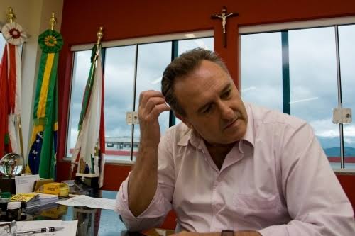 Justiça determina prisão do ex-prefeito de Palhoça (SC; Ronério Heinerscheidt (MDB)