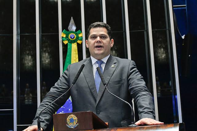 Máfia faz acordo para que PEC referente prisão após 2a. Instância seja discutida somente em 2020