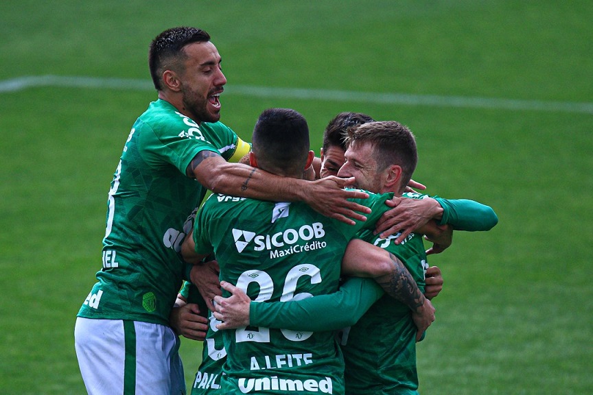 Chapecoense vence o Sampaio Corrêa e  veja também: Figueirense e o Avaí nesta competição da Série-B de 2020