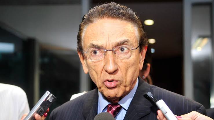 Lobão (MDB) - Ex-ministro de Lula e Dilma ( PT ) e filho Márcio Lobão viram réus. Abocanharam propinas milionárias.     Márcio Lobão foi preso e solto. Processo continua