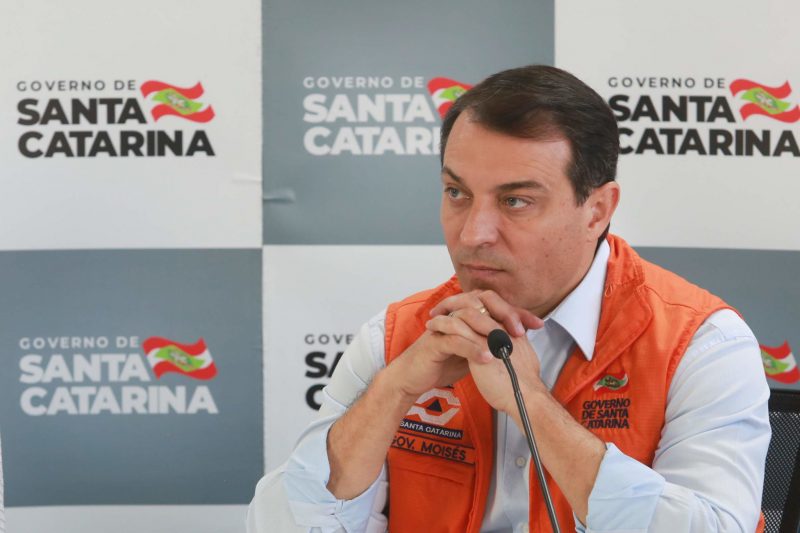 Governo de Santa Catarina faz de conta que combate pandemia da Covid-19. Basta ver decreto que mostra despreocupação maior