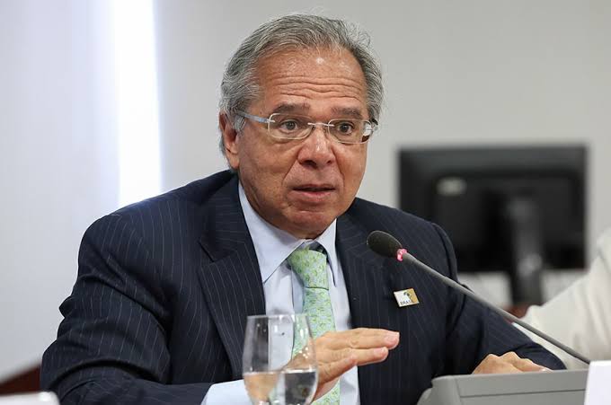 Previdência - A grande sacada de Paulo Guedes , especialista em Fundos de Investimentos. Daí, o grande interesse na reforma