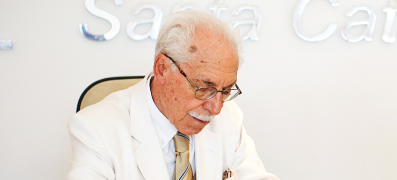 FIESC enaltece obra de Alcides Abreu