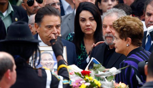 Vaias recebidas por Dilma e Lula na chegada ao velório de Eduardo Campos repercutem 