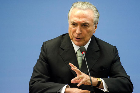 PMDB deve decidir saída do governo por aclamação