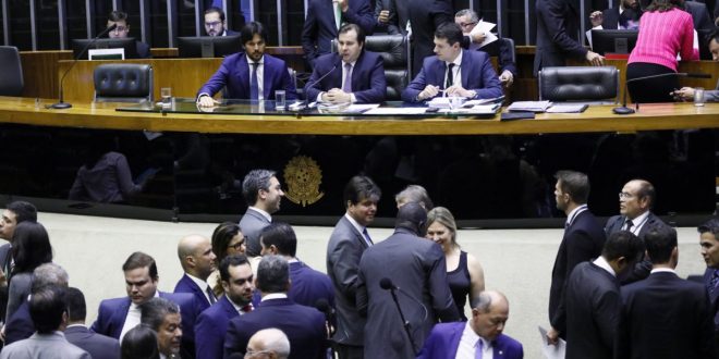 Brasil nas mãos da máfia faz povo sofrer diante profunda crise social e econômica