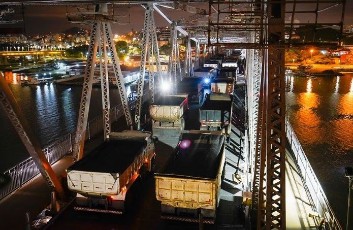 Ponte Hercílio Luz - CPI retira termos \" ressarcimento \" e \" indiciamento \" do relatório, mas desvios milionários de dinheiro público devem ser investigados pela PF e MPF