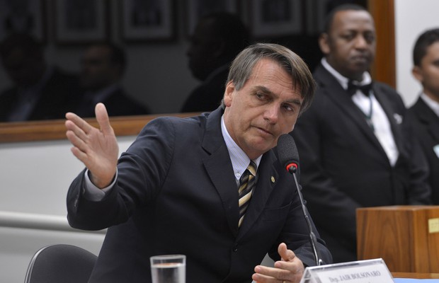 Bolsonaro com um pé no PP -  Partido de maior número de mafiosos na Lava Jato e oriundo da Arena