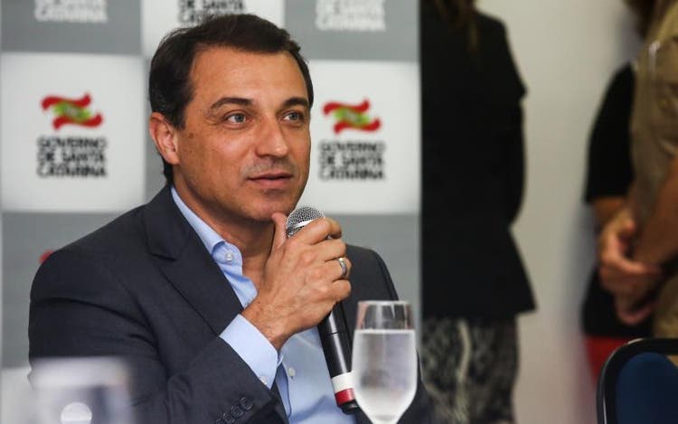 STJ abre inquérito contra o governador de SC Carlos Moisés (PSL) e a PF inicia investigação sobre compra dos 200 respiradores 