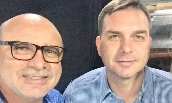 Justiça determina quebra de sigilo bancário e fiscais do senador Flávio Bolsonaro (PSL) e de outros 88 ex-servidores do gabinete