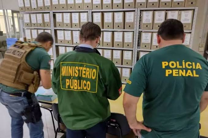 SANTA CATARINA:  \" MENSAGEIRO \" E PODRIDÃO POLÍTICA NO  LIXO