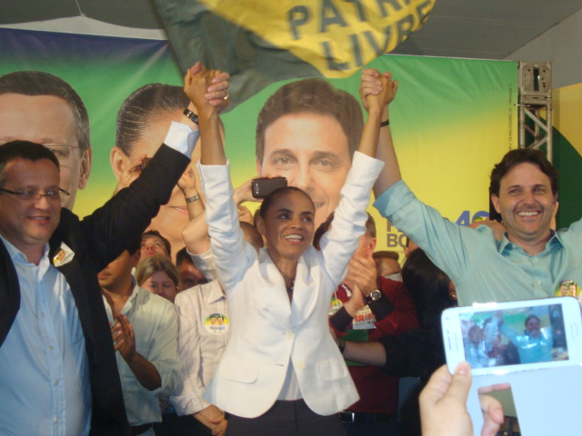 Marina Silva arrasta multidão em SC