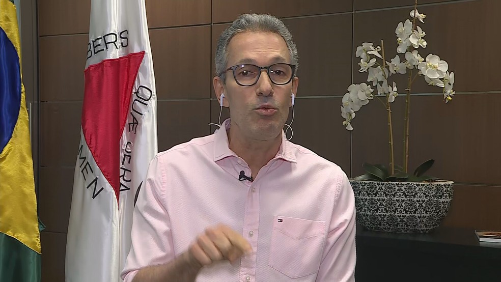 REAJUSTE DE 258%  À GOVERNADOR DE MG. EX- GOVERNADORES COM REAJUSTE