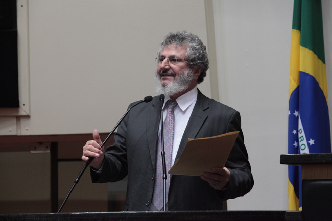 Aposentadorias vitalícias para ex-governadores perto do fim em SC