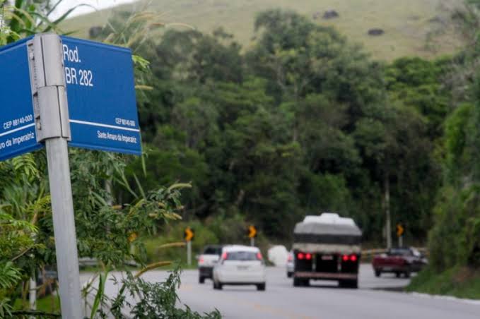 Rodovia BR-282 merece urgente melhorias na sinalização