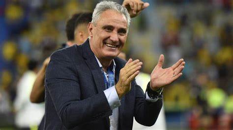TITE DEFINE E CONVOCA À SELEÇÃO