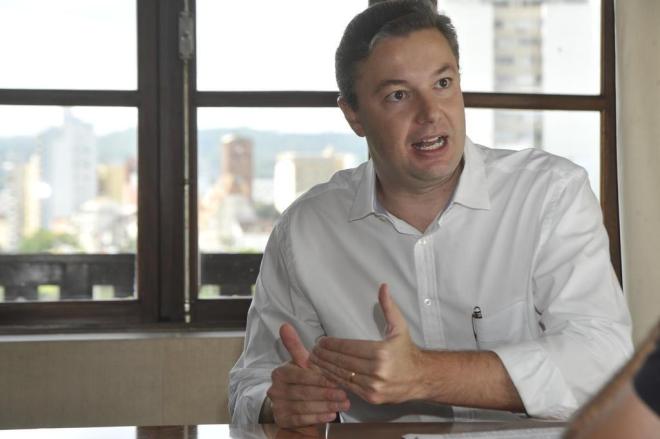 Prefeito Napoleão: \"Temos feito milagre em Blumenau\"