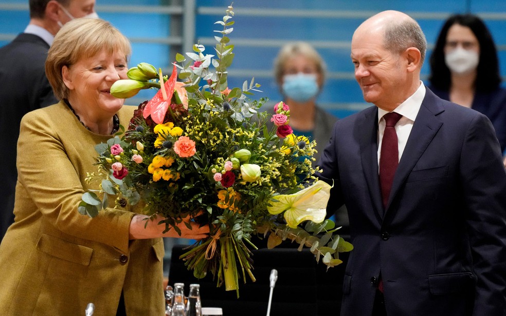 Merkel deixa o cargo após 16 anos no poder da Alemanha