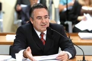 Raimundo (PSD) admite incompetência em posse