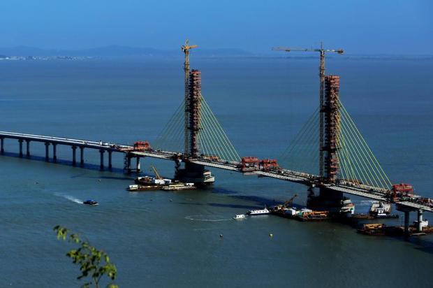 Ponte de Laguna com atraso na conclusão
