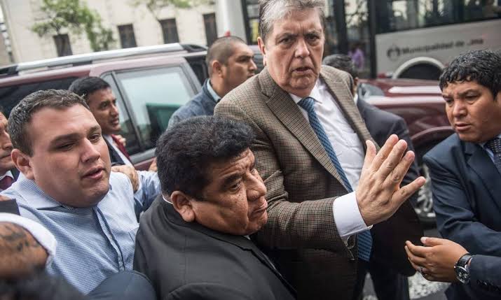 Ex-presidente do Peru Alan Garcia comete suicídio assim que foi preso no caso Odebrecht na Lava Jato