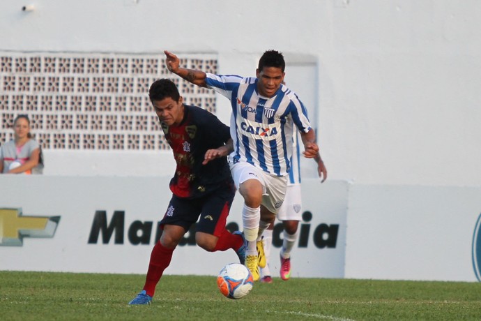 Betinho vira vilão, e Schwenck o herói na virada do Marcílio diante do Avaí