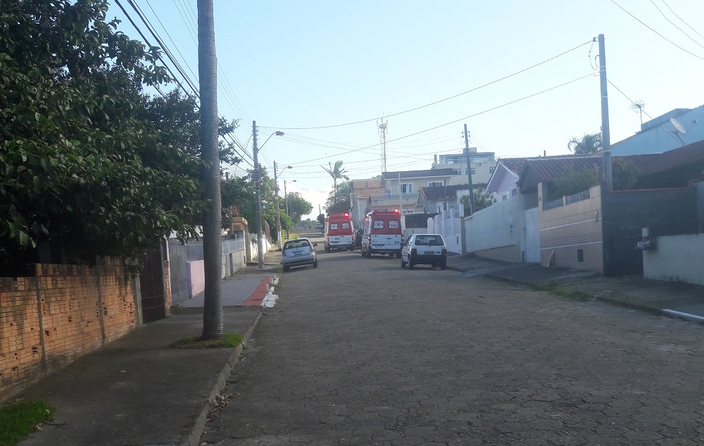 Covid-19 leva o Brasil ultrapassar 21.000 infectados e mais de 1.150 óbitos. Em São José (SC), equipes do Samu atuam em várias frentes de trabalho