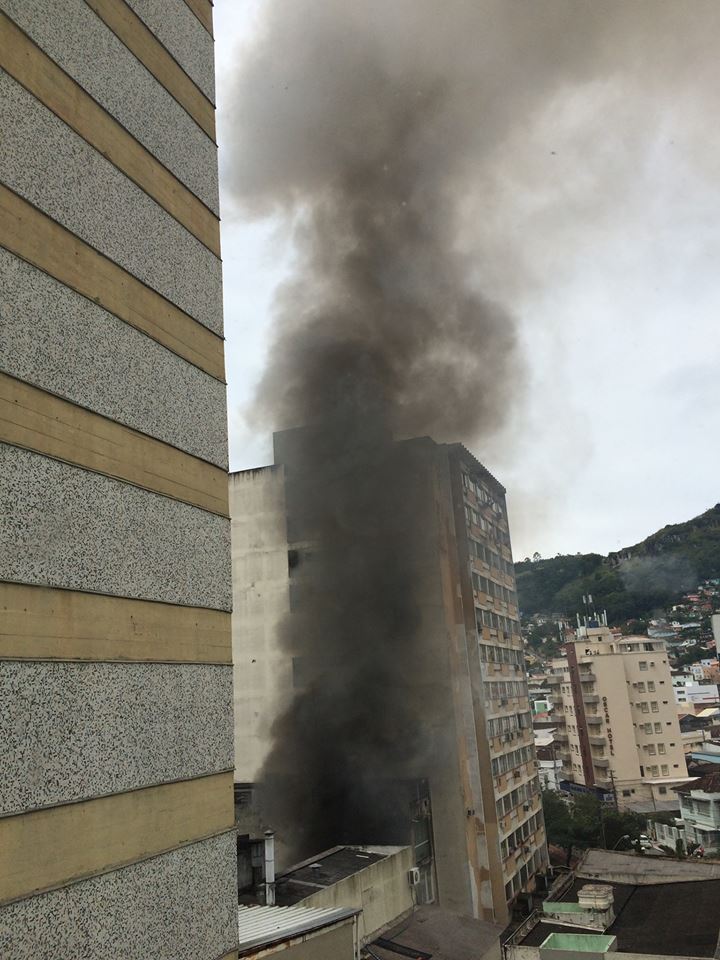 Incêndio em imóvel no centro de Florianópolis,SC