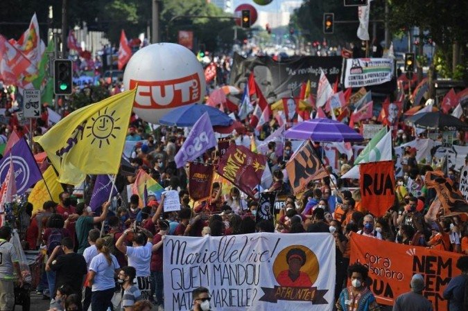Manifestações contra governo Bolsonaro marcam o fim de semana no Brasil que pode ter greve dos caminhoneiros