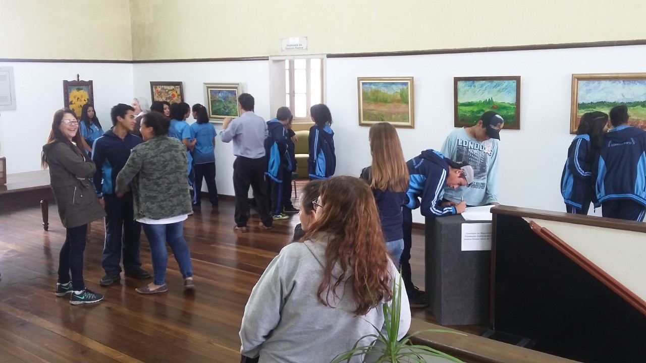 Exposição de pinturas de Juan Godoy atrai grande público em Lages (SC)