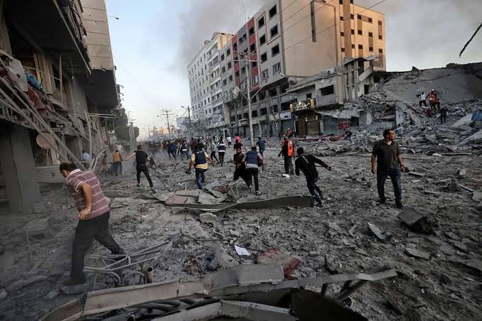 GAZA TRANSFORMA-SE NUM INFERNO: ISRAEL CHOVE BOMBAS SEM TRÉGUA