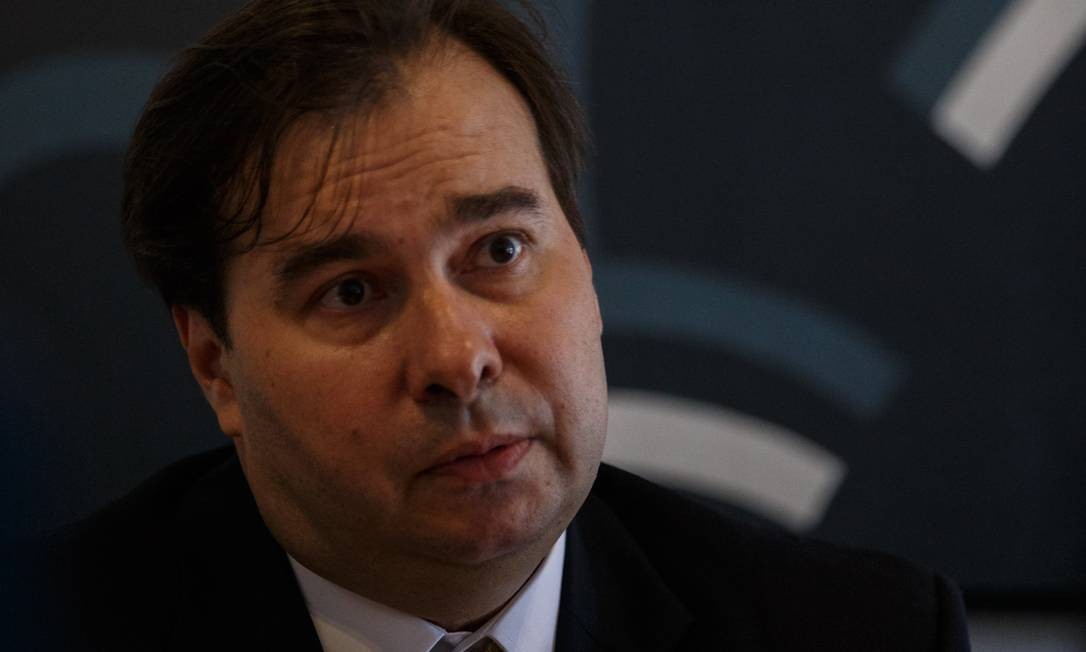 Ex-assessor de Rodrigo Maia (DEM-RJ),  deverá depor à PF e o STF quer explicação da Abin sobre  ajuda à Flávio Bolsonaro