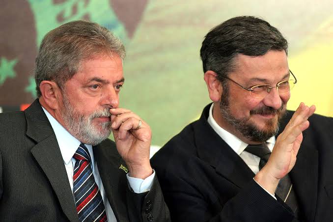 Palestras milionárias dos mafiosos Lula e Palocci, (PT); na mira da PF e do Coaf e as dos ministros de Cortes Superiores da Justiça, como ficam ?