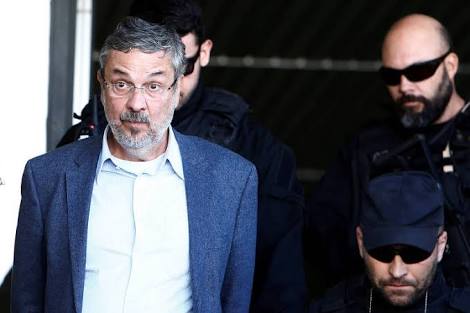 Antonio Palocci - (ex-PT e ex- Ministro da Fazenda), preso na Lava Jato faz acordo de delação
