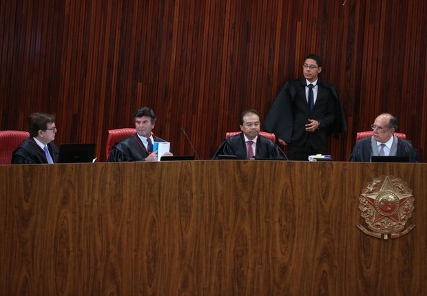 Máfia pressionada diante sessão do TSE no caso Temer (PMDB)
