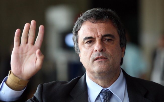 Ministro da Justiça Eduardo Cardozo deixa a pasta