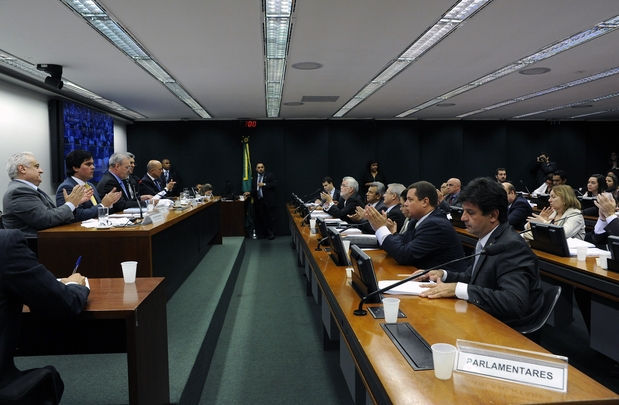 Máfia de boca calada na CPI da Petrobras
