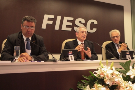 Eleições precisam contemplar debate sobre o Pacto Federativo, diz FIESC